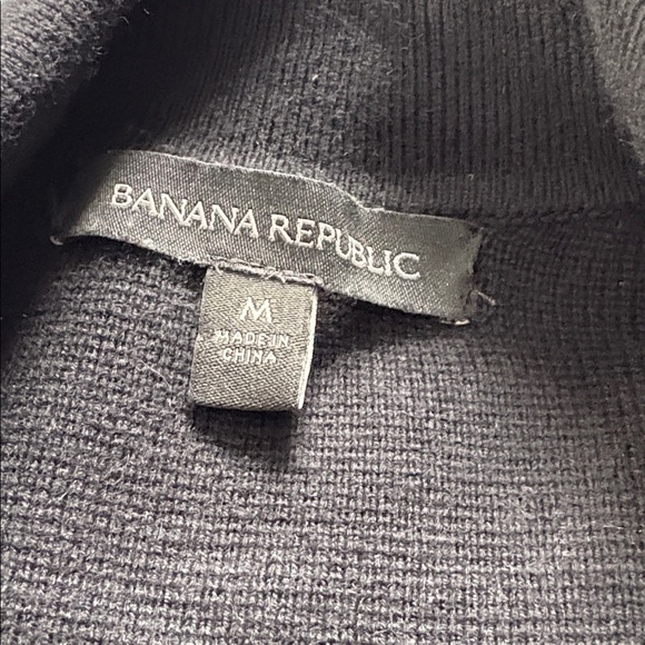 Banana Republic Black Women's Sweater - Picture 2 of 2